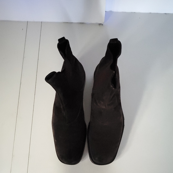 Salvatore Ferragamo Chocolate Brown Suede Chelsea Boots 9D - Picture 3 of 7